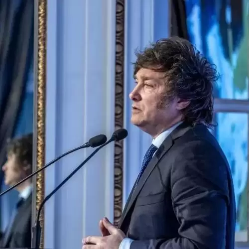 Políticos brasileiros comentam vitória de Javier Milei na Argentina